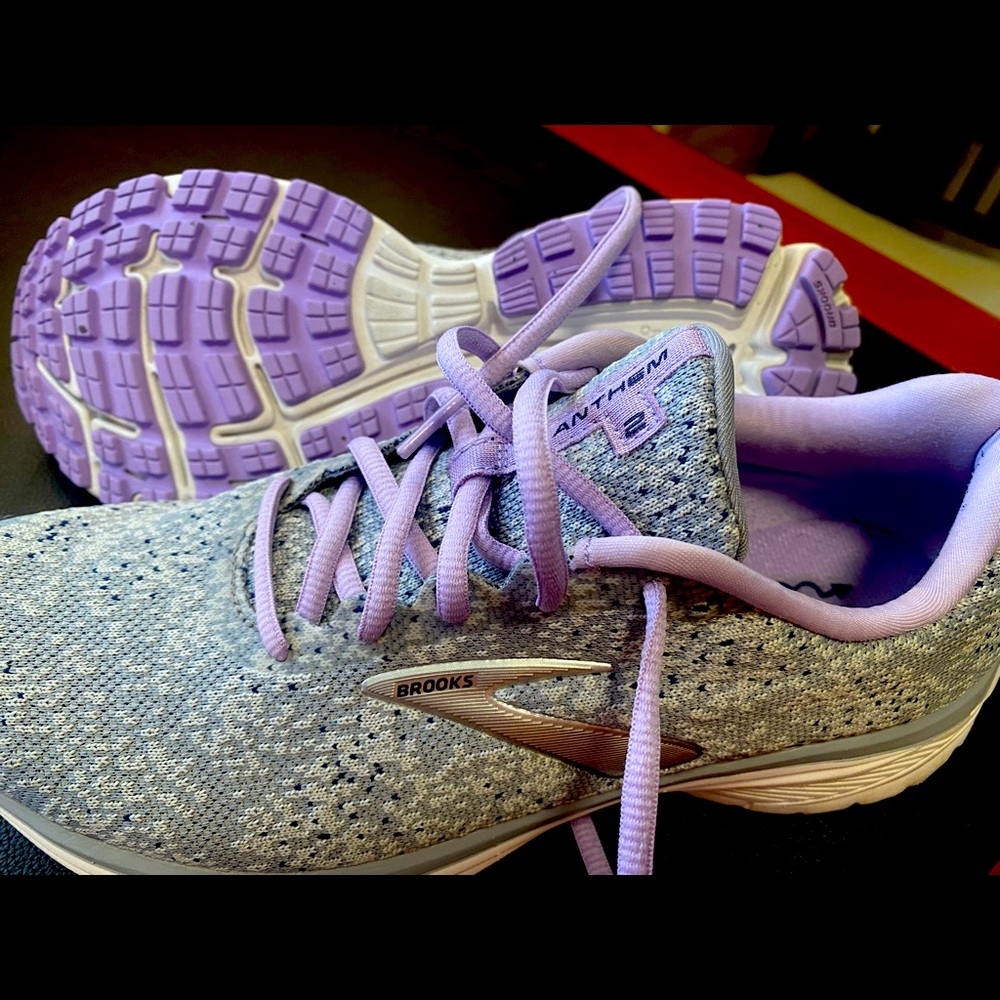 Brooks Anthem II womens size 9